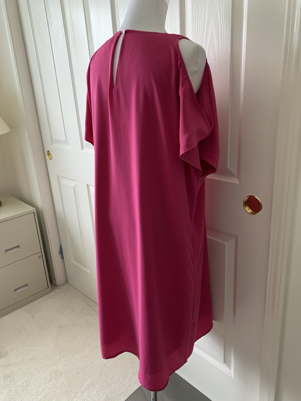 MOSSIMO BEAUTIFUL COLD SHOULDER SHORT SLEEVE POLYESTER LINED DRESS – SIZE XL
