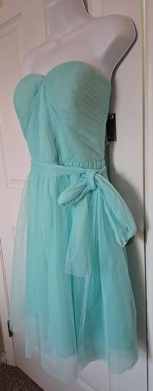 New Marina Strapless Dress Size 4 Mint Green Prom, Wedding, Cocktail Party NWT