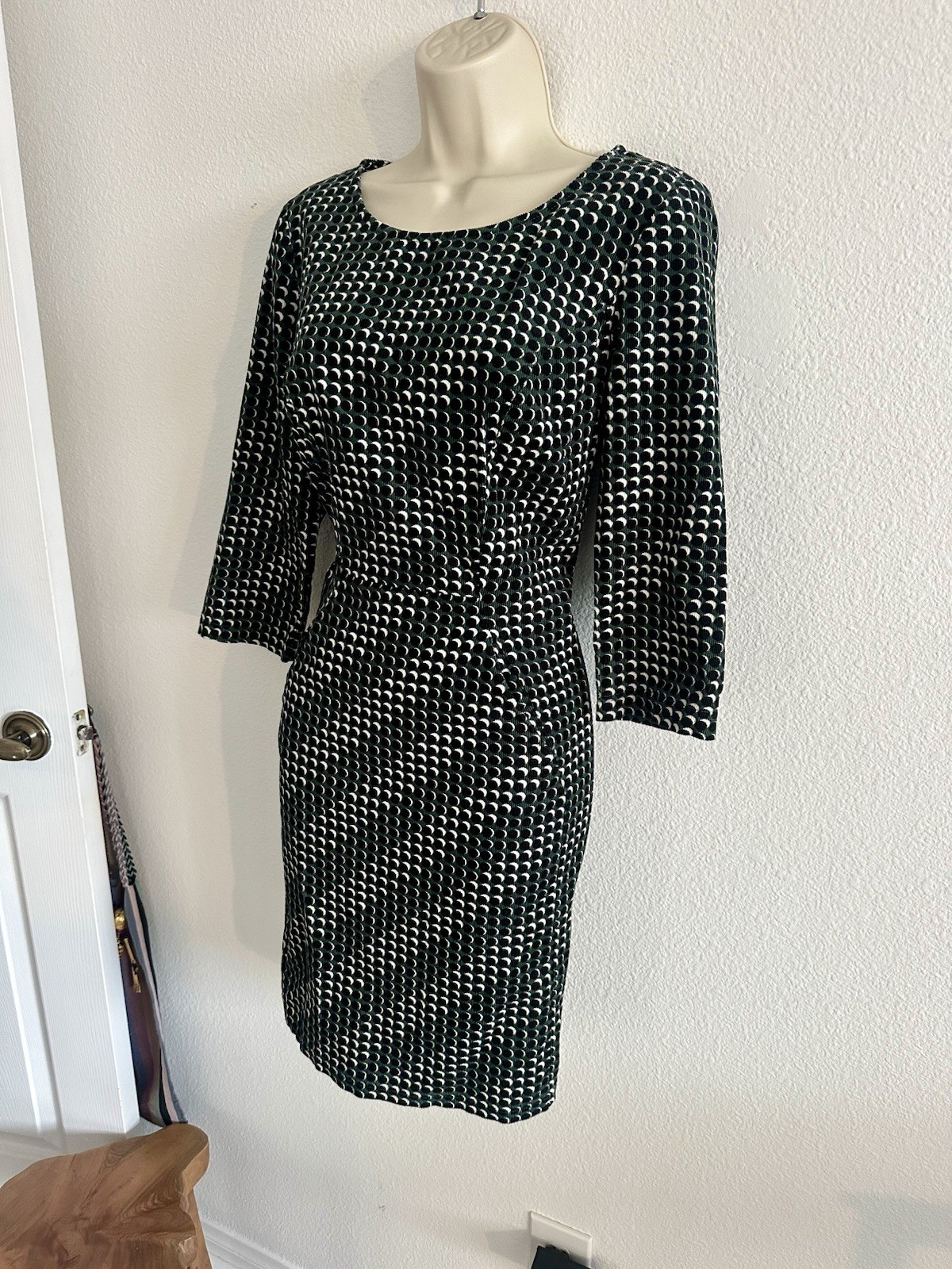 Boden Knee Length Sheath Pencil Dress Green Black Corduroy 3/4 Sleeve Retro Sz 4