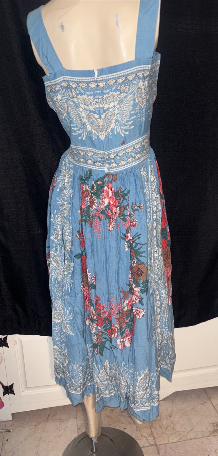 VICKI LYNN BARDON,Canada,vintage,scarf,blue,floral,border,M,no copy,Unique,WOW