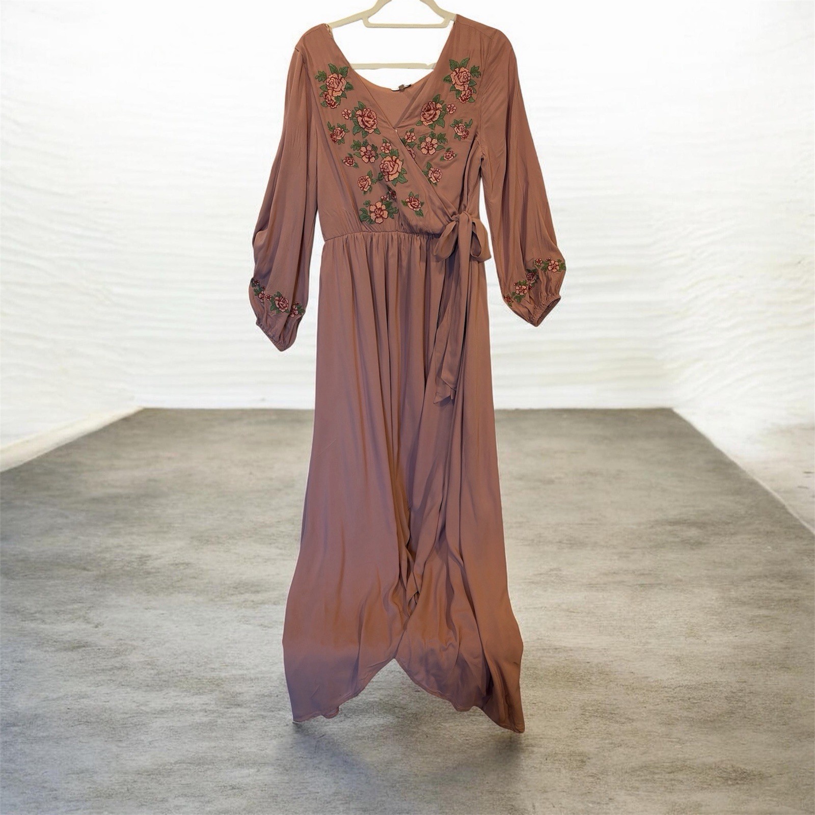 Jodifl Maxi Dress. Size Small.
