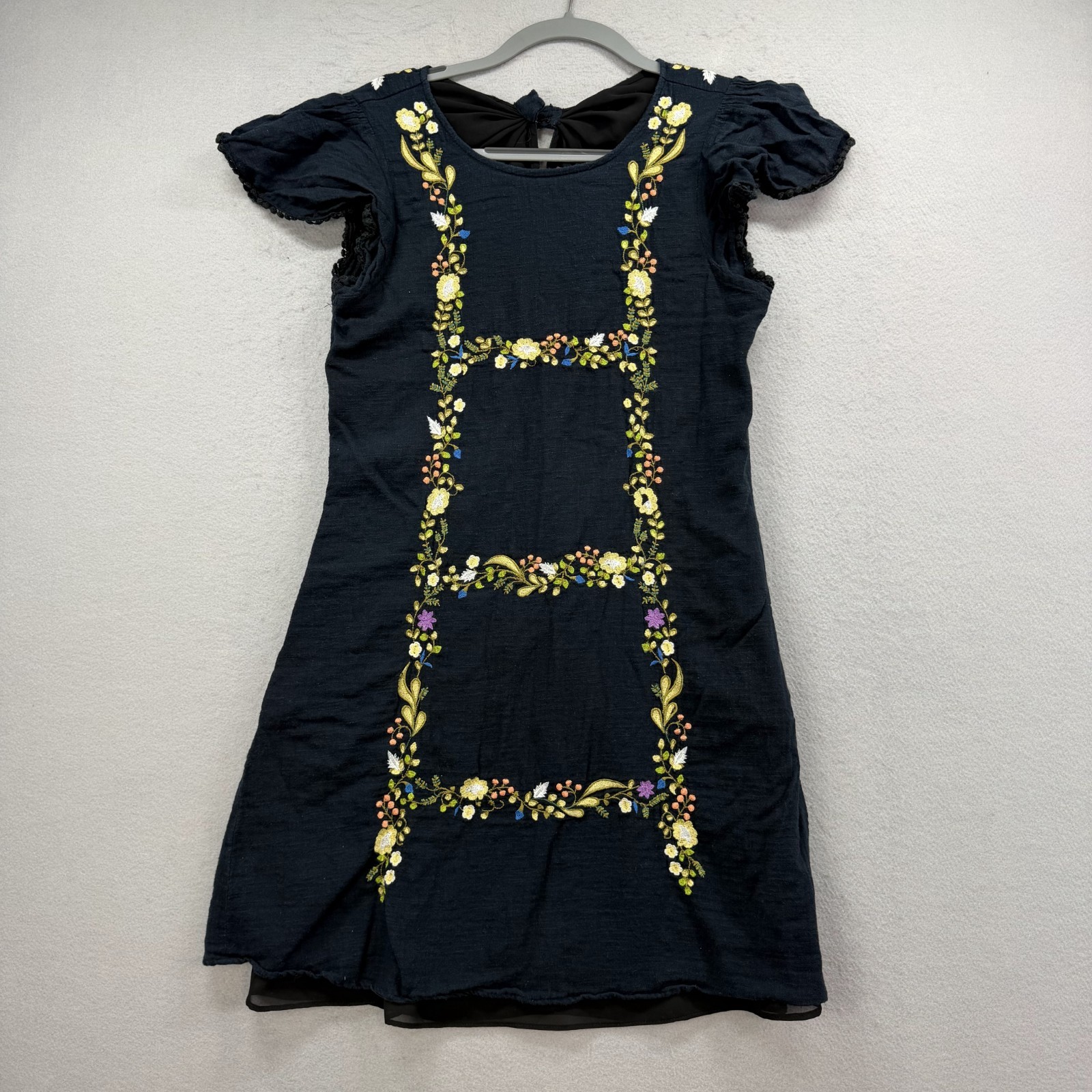 Ranna Gill Women’s Small Black Floral Embroidered Dress Black Cap Sleeve