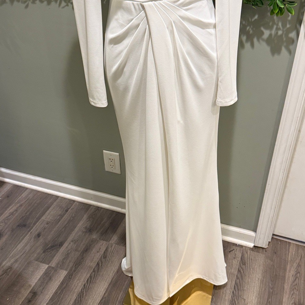 NWT- Stunning Romance White Long Sleeve Mermaid Dress *with imperfections*