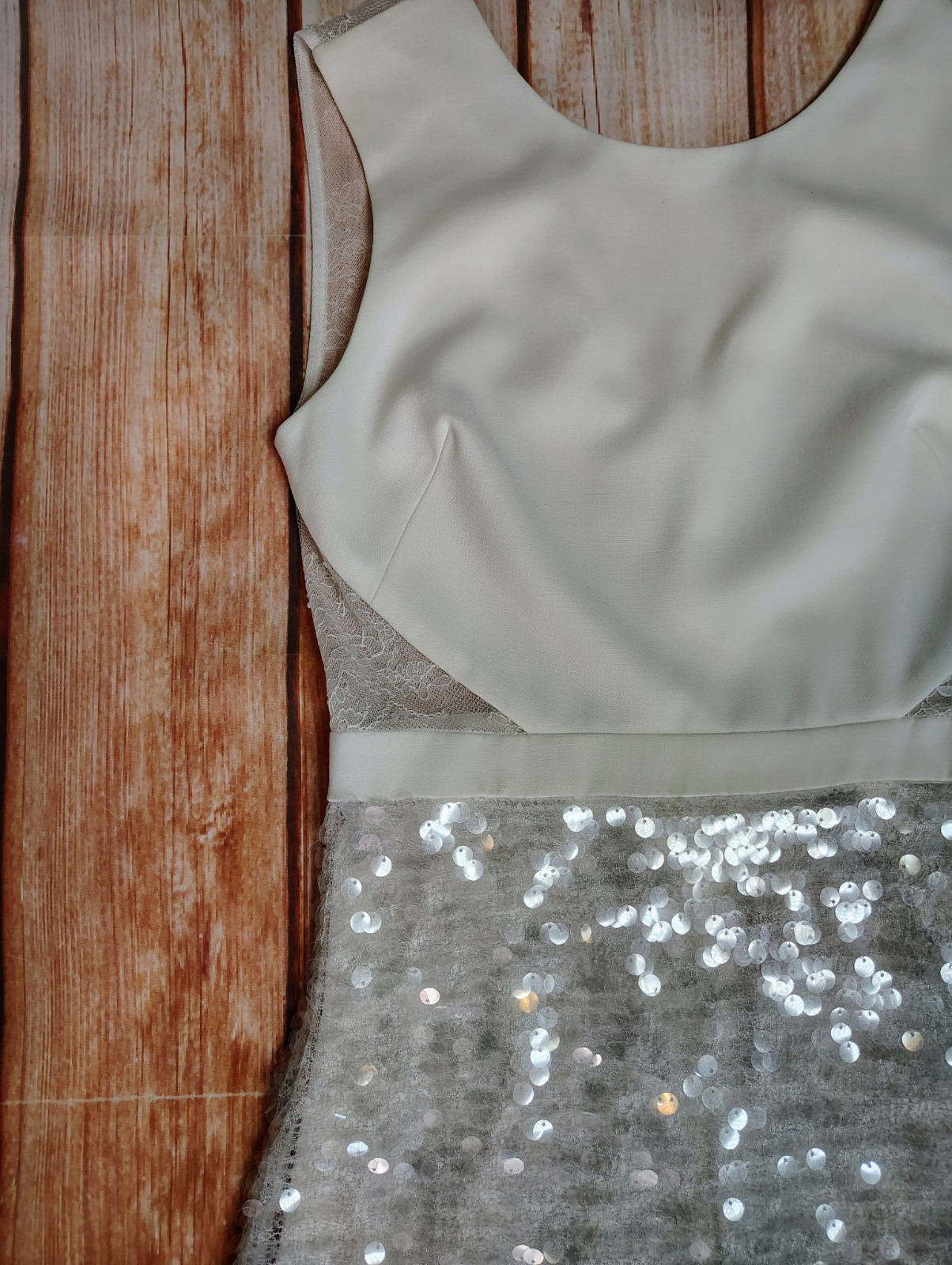 BCBG MAXAZRIA Ivory and Silver Sequin Midi Reyna Dress size 2