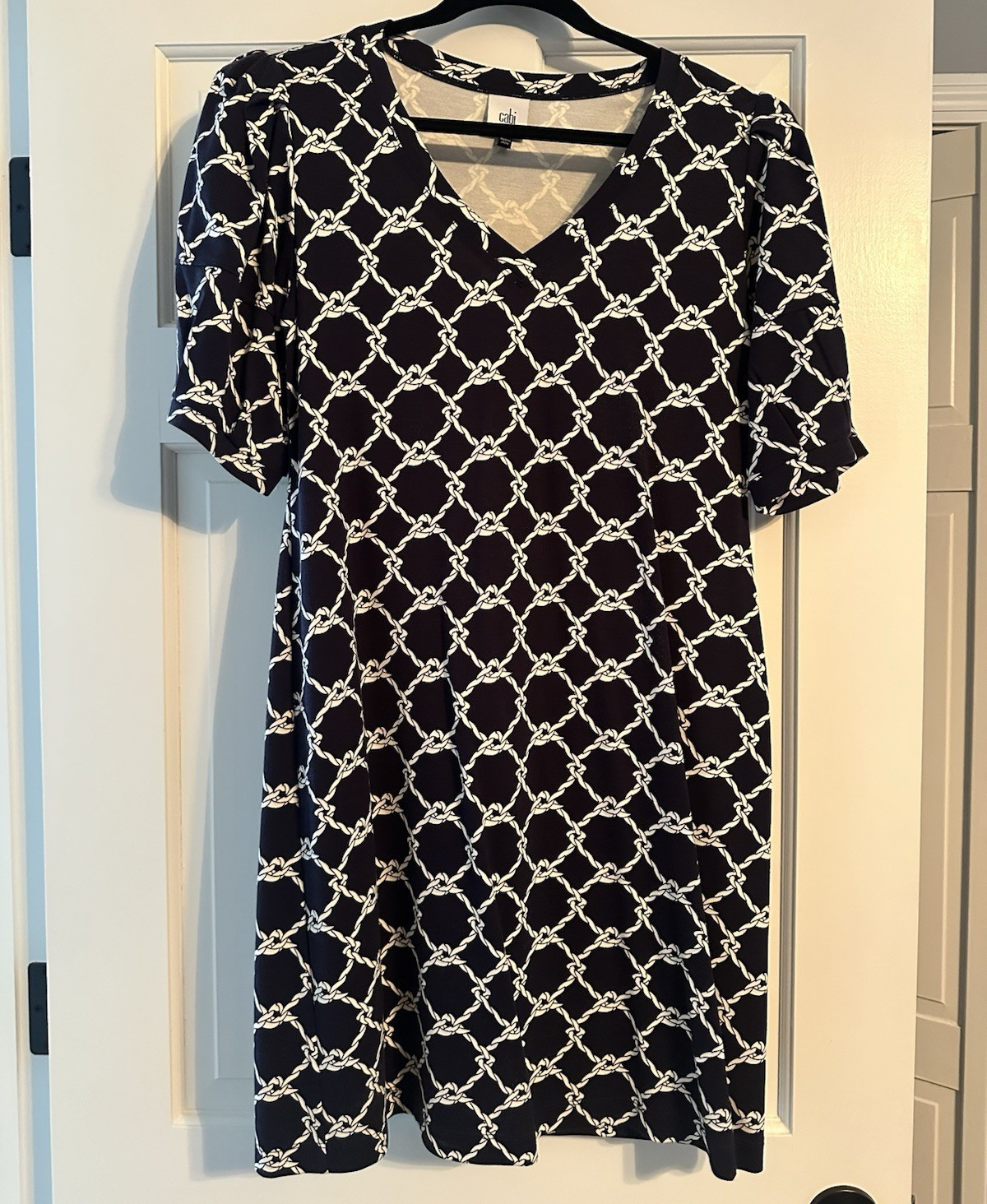 CAbi Women’s Black White Geometric V-Neck 3/4 Sleeve Shift Pocket Dress S