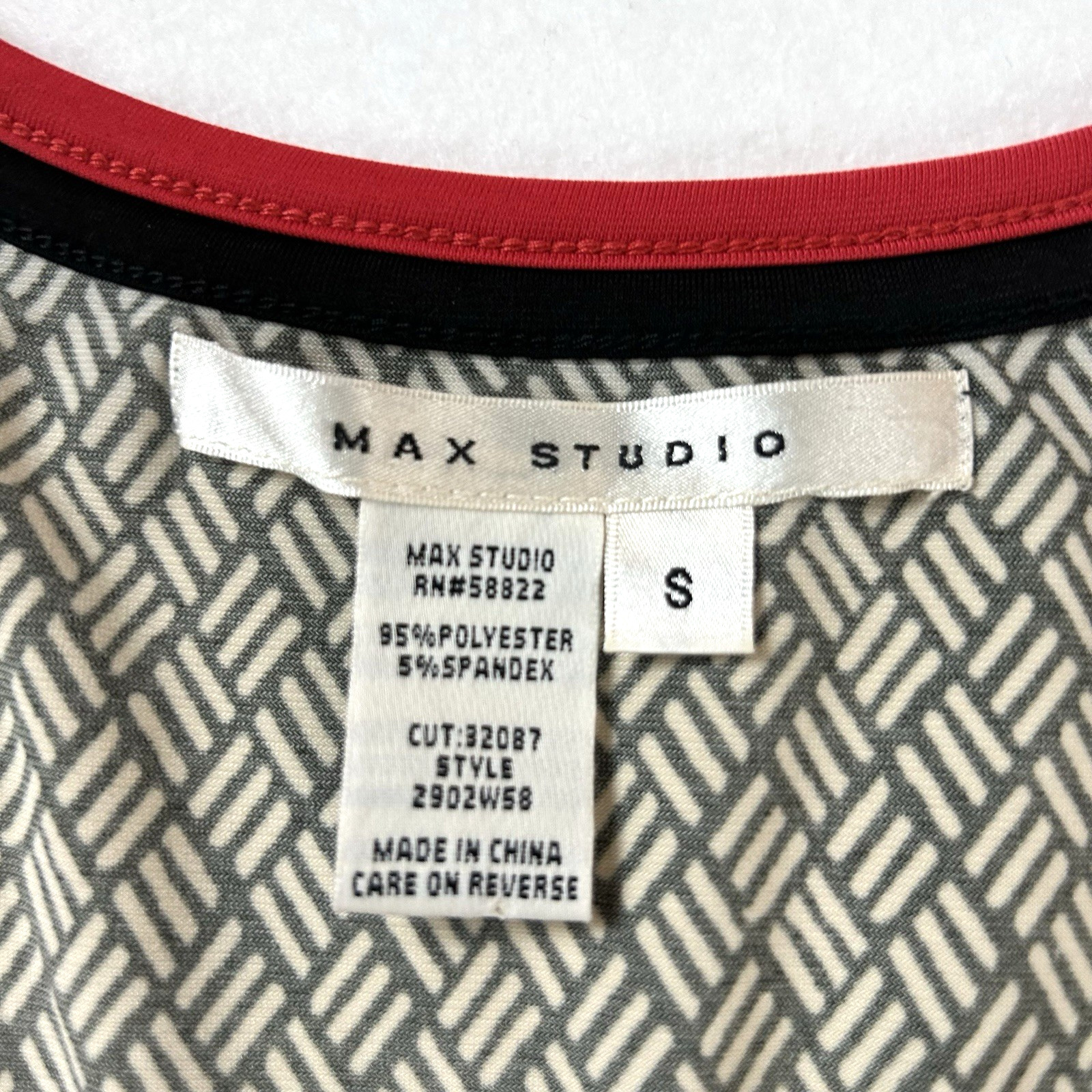 Max Studio Women’s Black & White Geometric Shift Dress w/Red Blue Green Stripe S