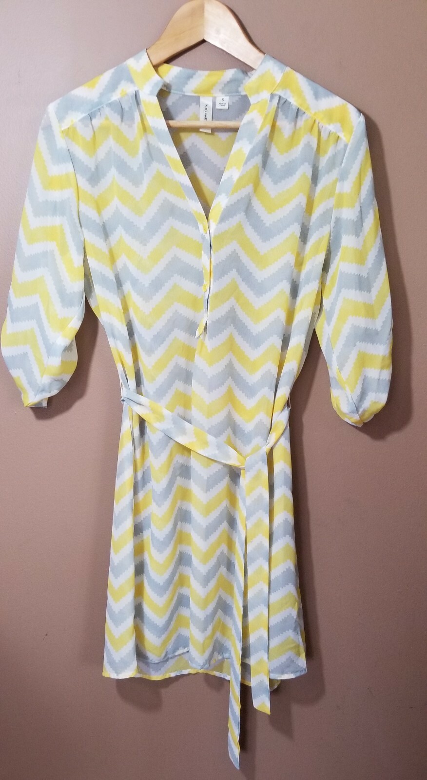 Tacera Sheer Chevron Dress Yellow, Gray, White Sz Small