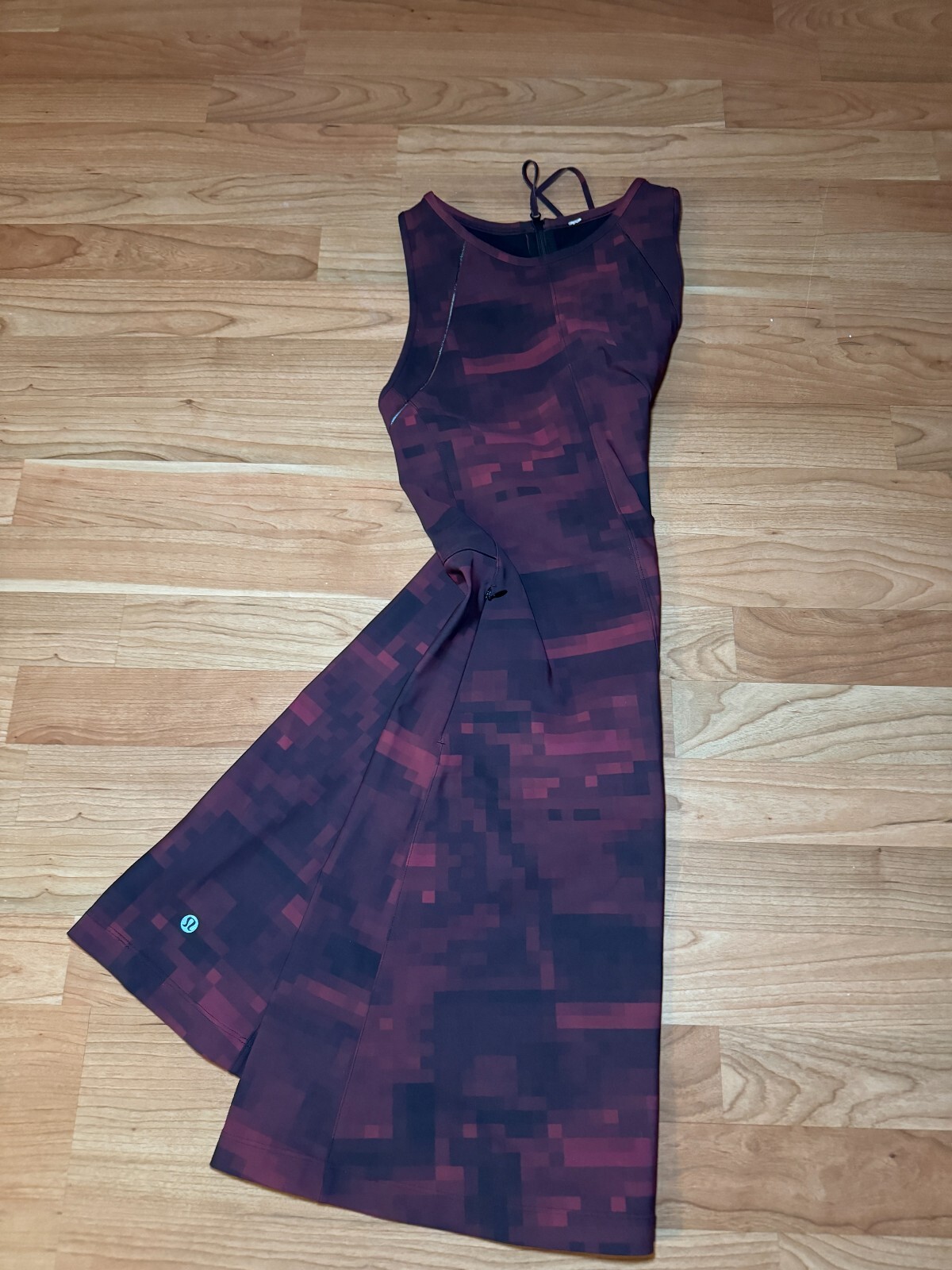 Lululemon Fit and Flare Dress. Go Til Dawn. Back zip. Hidden pockets. Sz 6. EUC