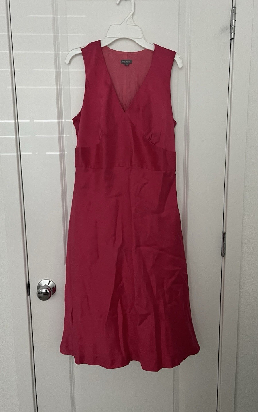 Ann Taylor 10P Pink 100% Silk V-Neck Dress