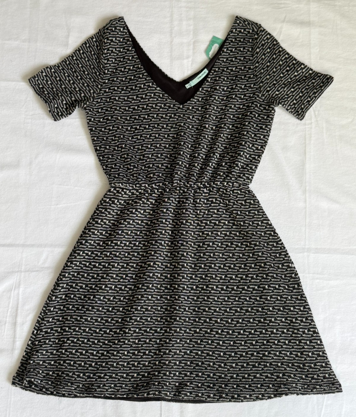 Maurices NWT Womens Small Black White Textured Knit Fit Flare Dress Lined V Neck