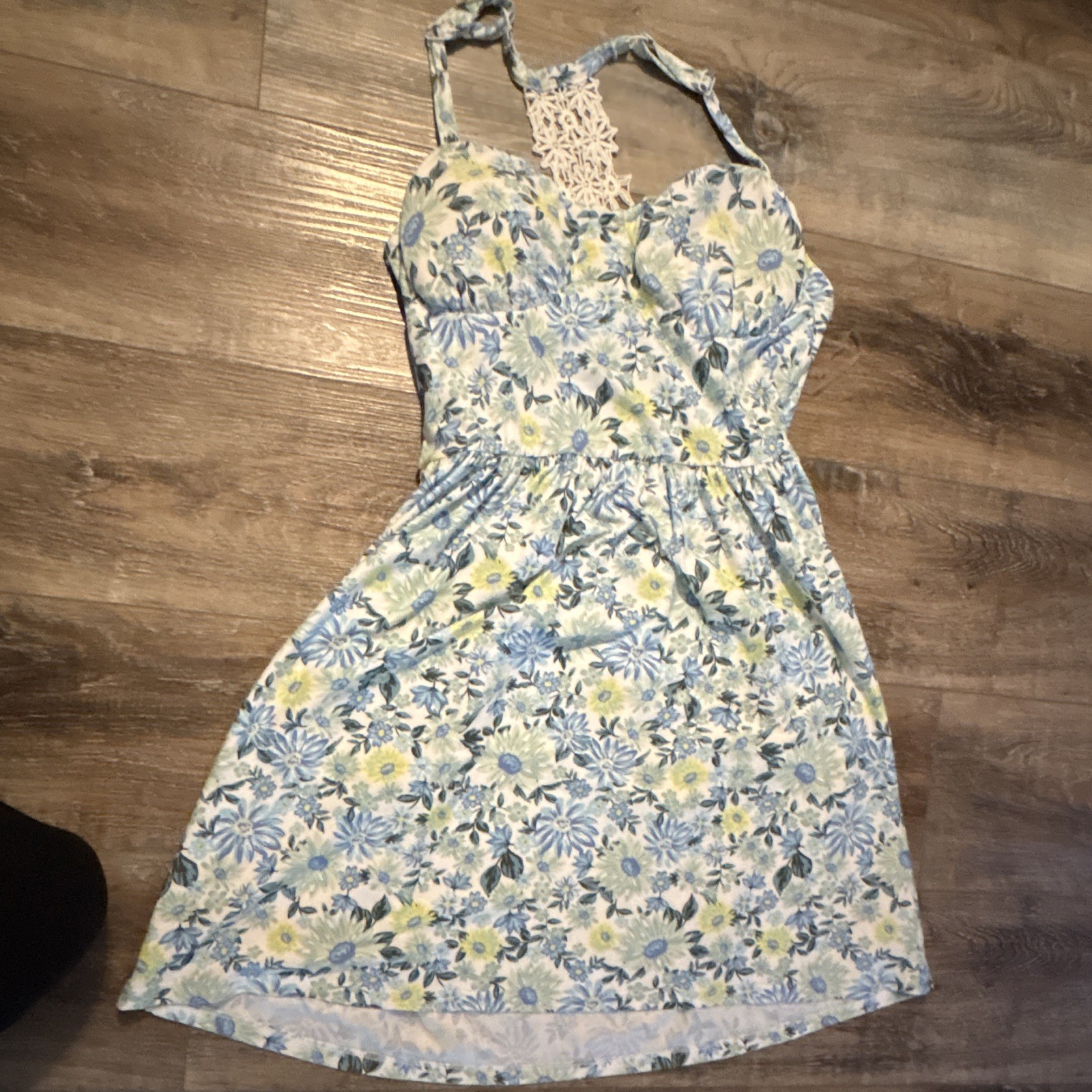 No Boundaries White/Blue Floral V-Neck Strappy Lace Back Sundress Short M