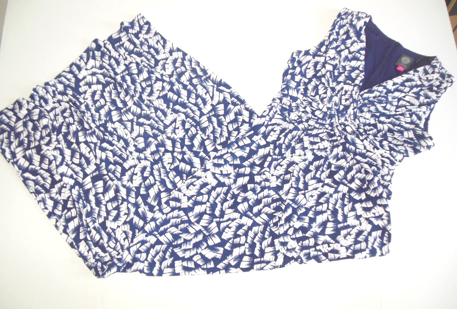 Vince Camuto Maxi Dress size Medium Cross Over Bust Blue White V-Neckline Lined