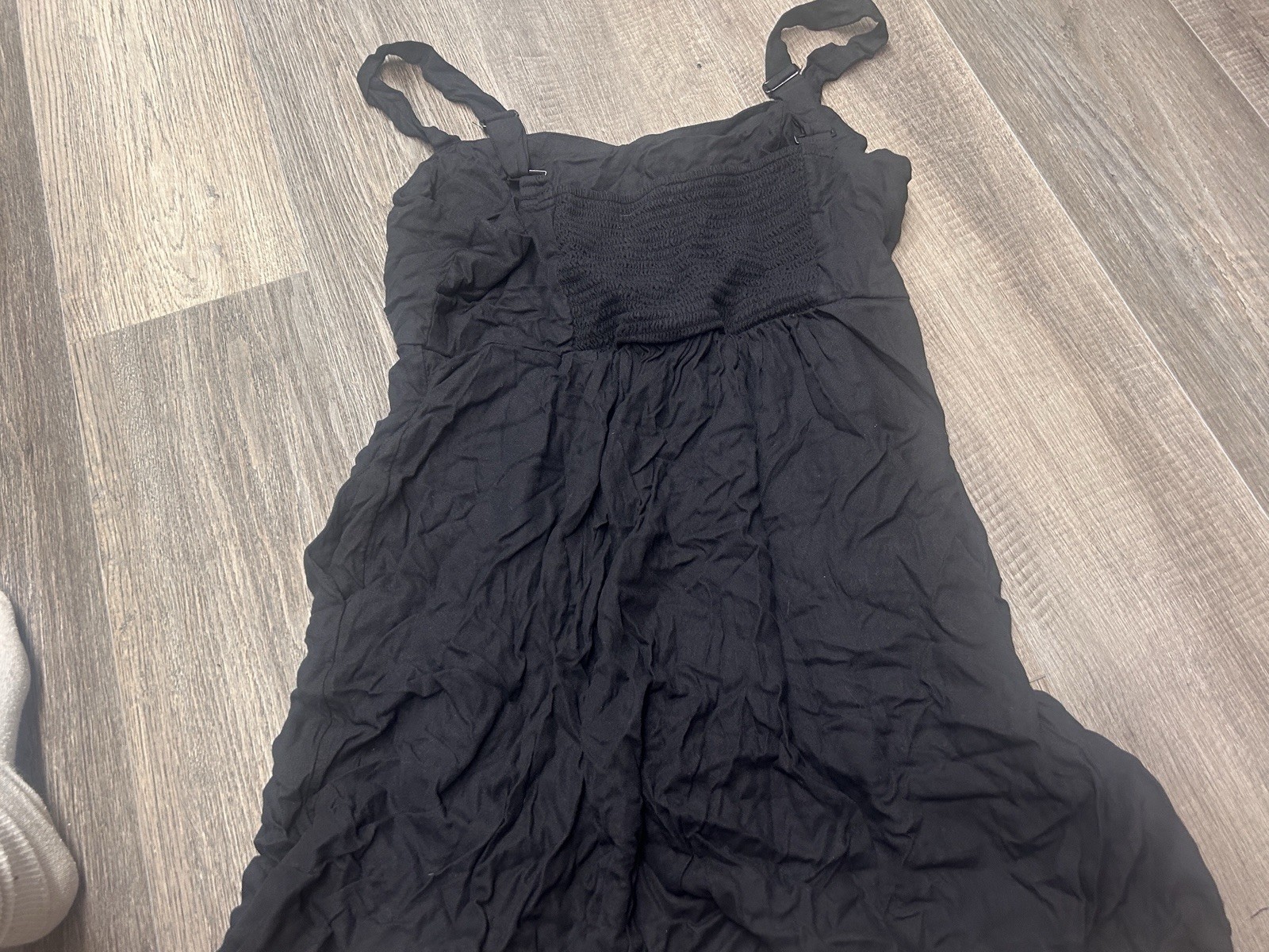black mini dress from Old Navy. Adjustable shoulder straps. Womens size XL