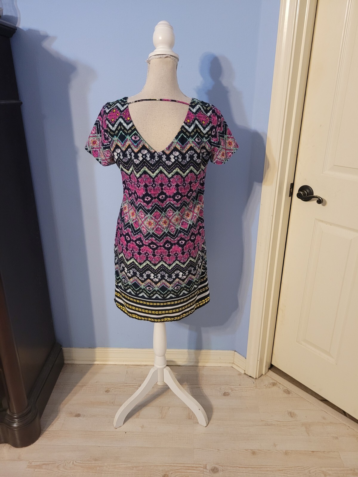 Red Camel Small Dress Womens Multicolored Short Sleeve Vneck Unlined