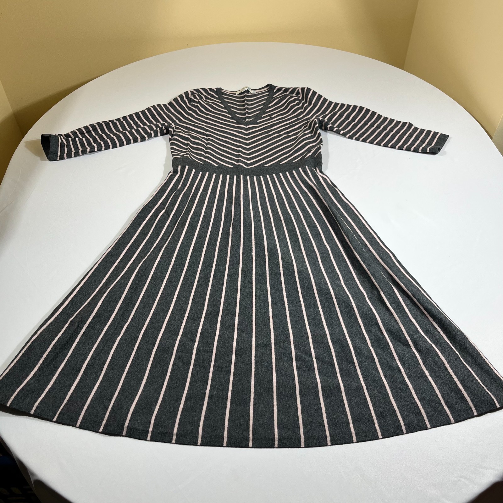 Boden “Fiona” Dress Womens 12L Grey Pink Stripe V-Neck Knit Midi Long Sleeve