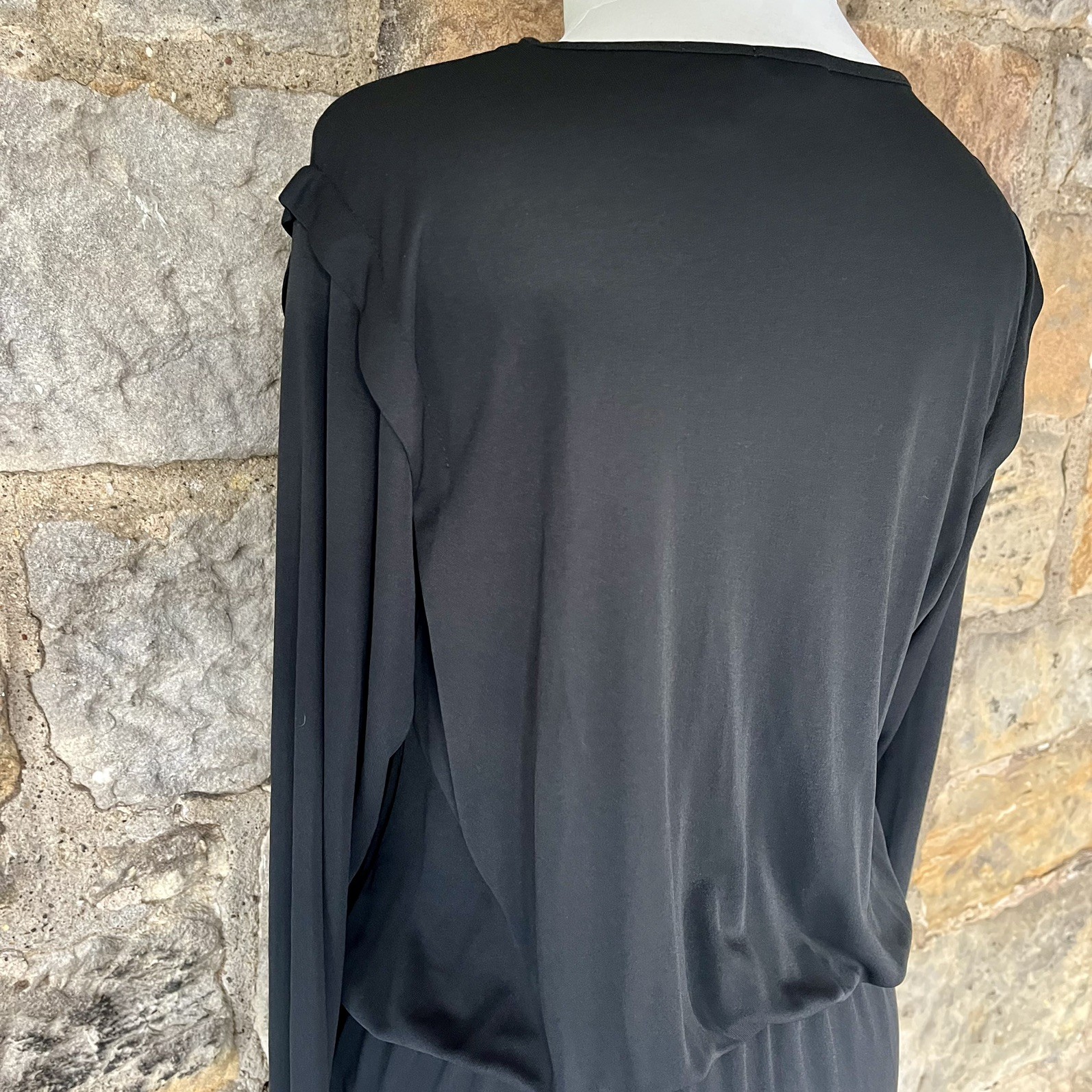 Filippa K Keyhole Neck Dress M 12 Pleat Shoulder Knee Length Long Sleeve Black