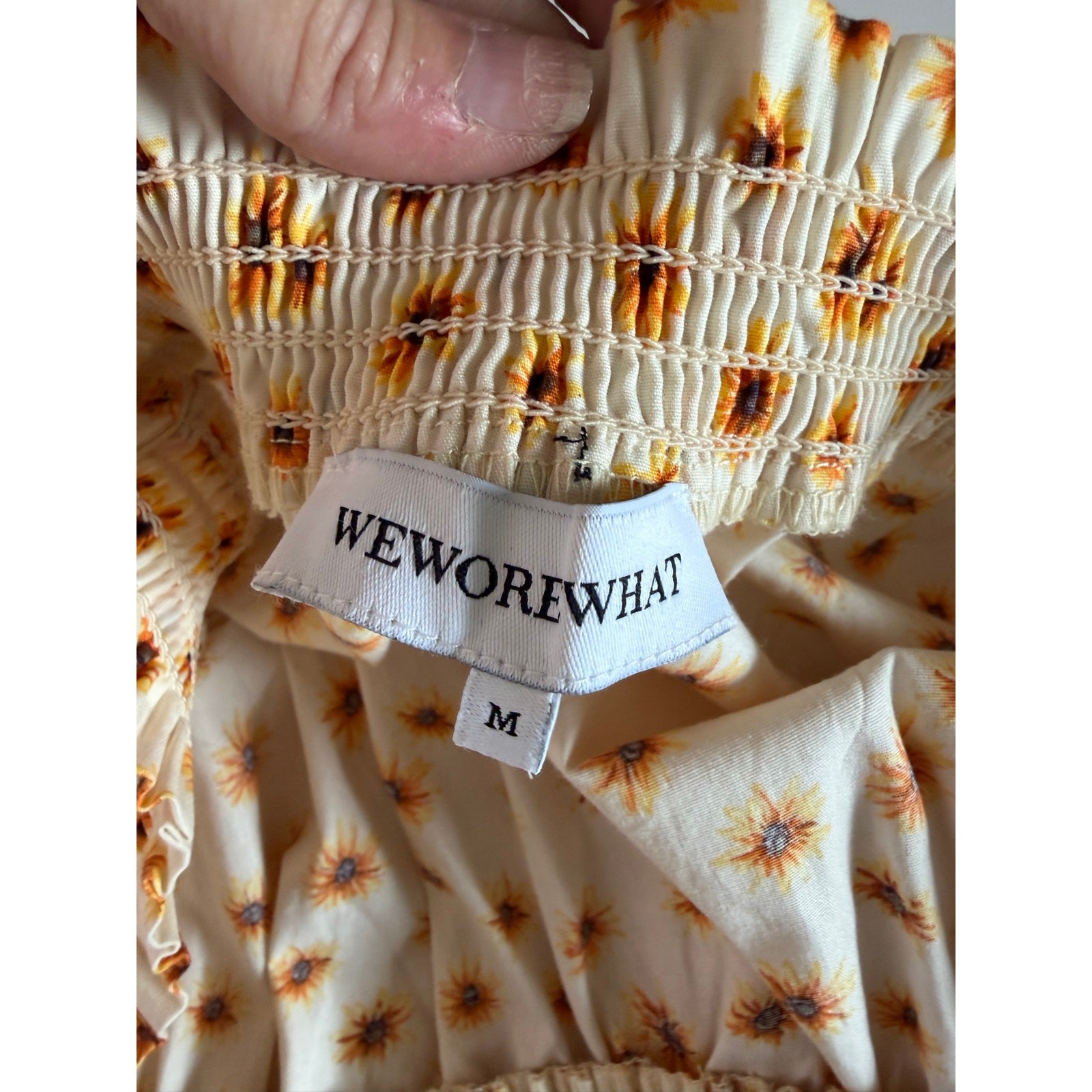 WEWOREWHAT Revolve Dress Medium Ditsy Daisies Midi Shift Smocked Square Neckline