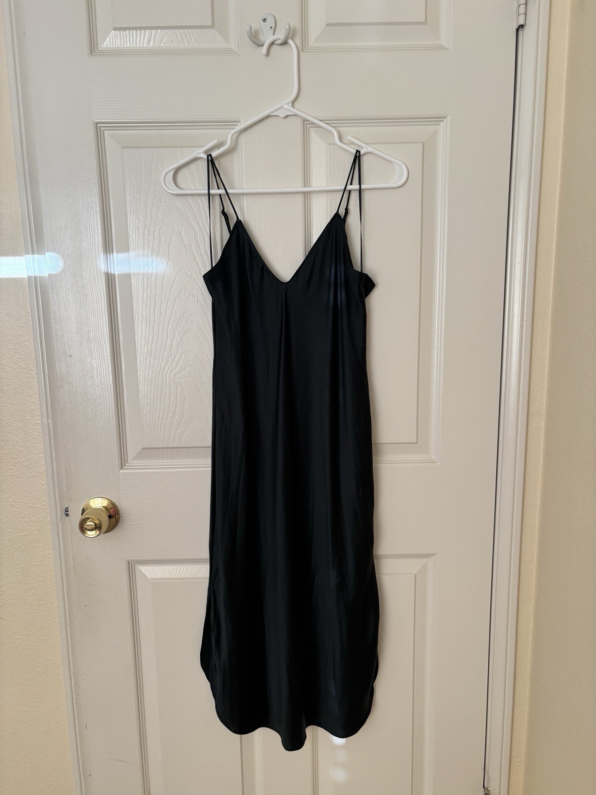 Banana Republic slip dress Green V-neck Spaghetti straps Lightweight Size XS