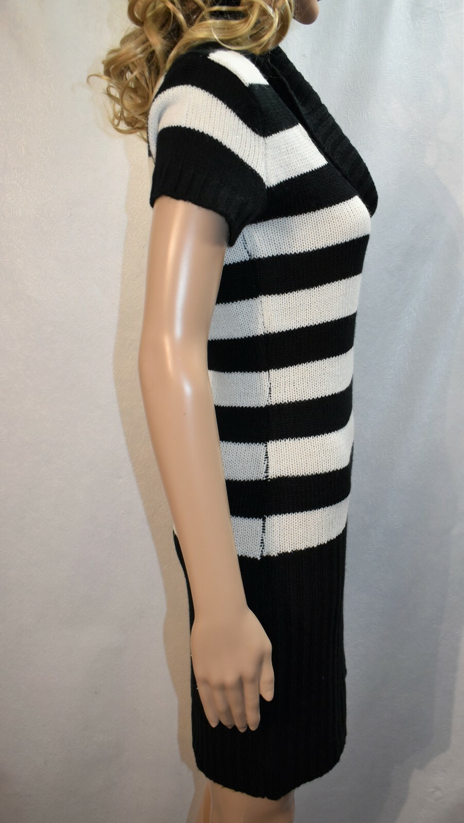 Sauci Dress Sweater White & Black Size Medium Women’s