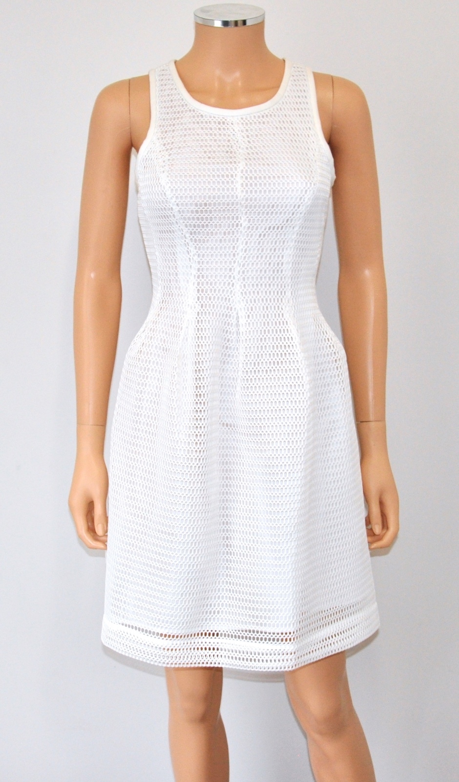 BEULAH White Sleeveless Structured Polyurethane Coated Netting Dress – S