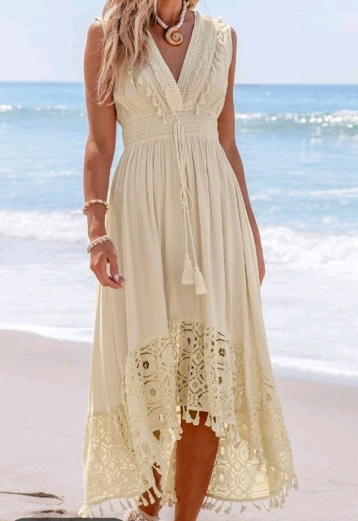 CUPSHE Women’s Maxi Dress V Neck Sleeveless Lace Tassel Smocked Waist, Medium