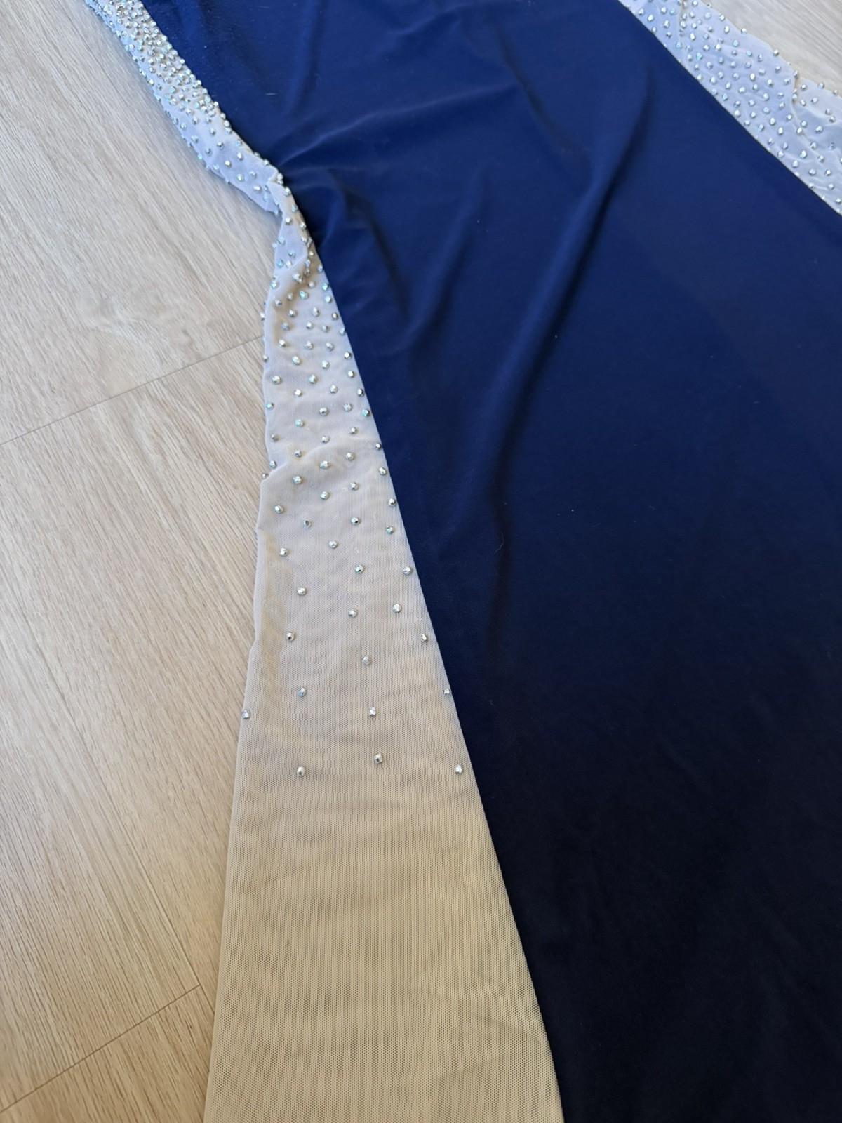 XSCAPECaviar-Beaded Illusion Gown Size 4navy Blue