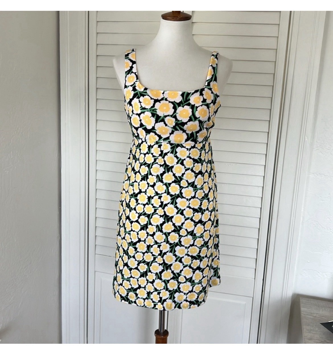 Diane von Furstenberg DVF Target Daisy Mini Dress sz4 Floral