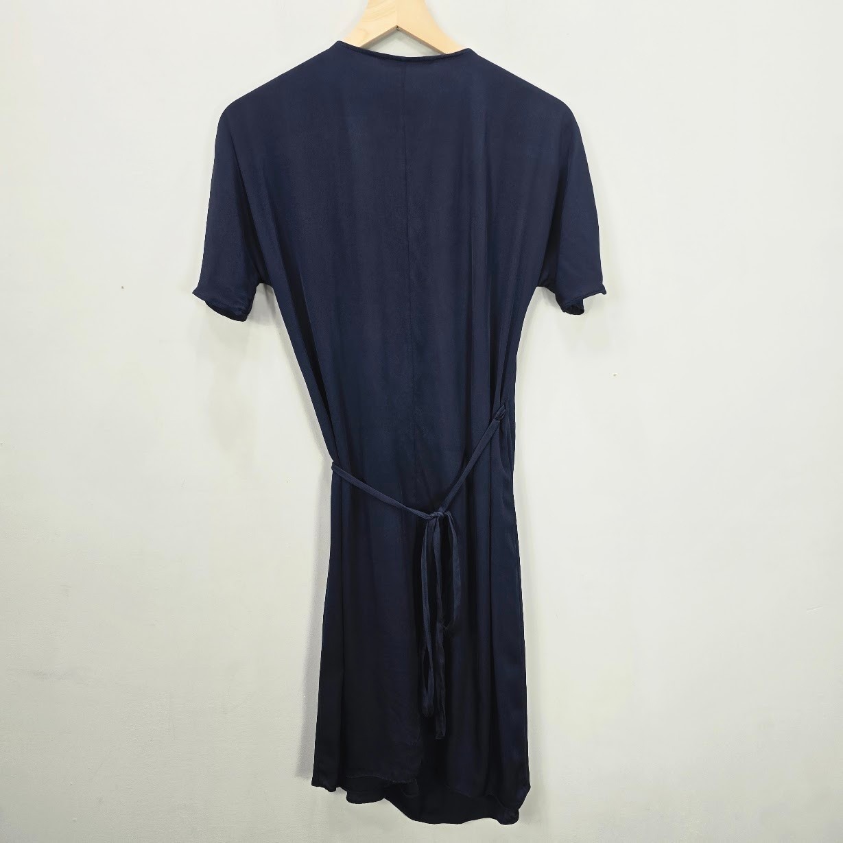 Quince Wrap Dress L Silk Blend Short Sleeve Knee Length Minimalist Quiet Luxury