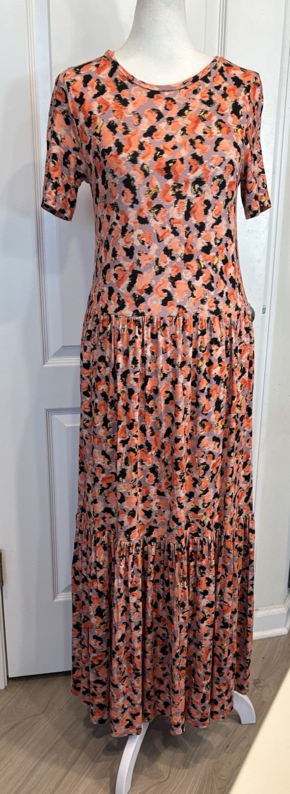 SAINT + SOFIA Greenwich Maxi Dress US 4 Confetti Petal Print Tiered Boho Capsule