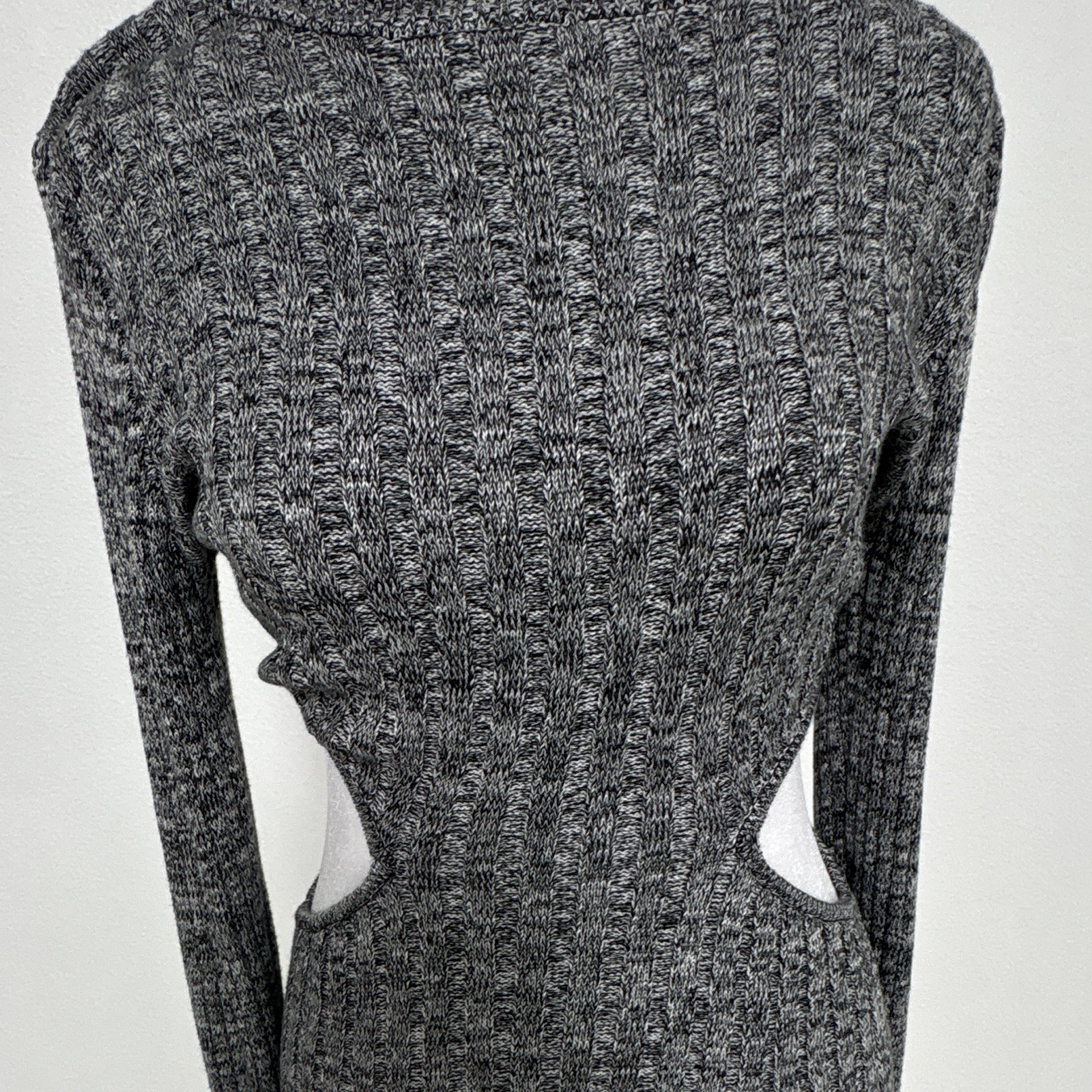 FOREVER 21 S Black Solid Ribbed Knit Cut-Out Round Neck Long Sleeve Bodycon