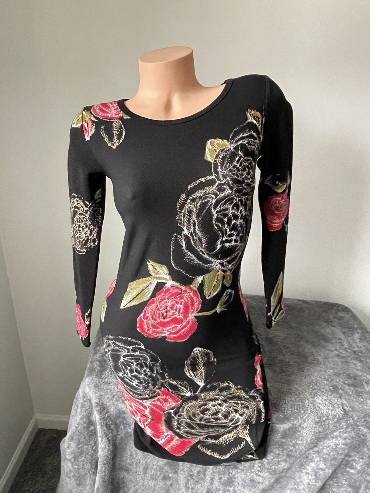 Lularoe Debbie Dress Metallic Rose Size XXS Black Red Gold Accent Stretch Sheath