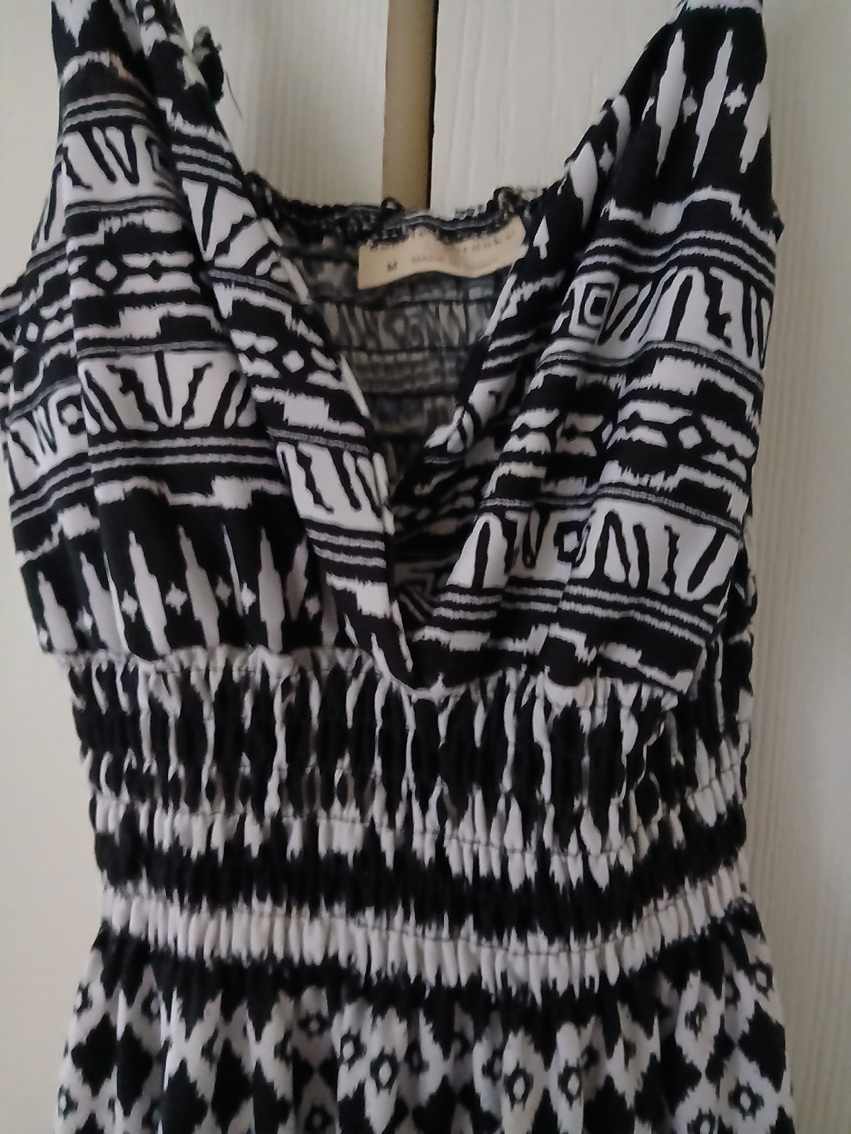 V-Neck Strappy Sleeveless Geometric Midi Sundress Black/White Adjustable Size L