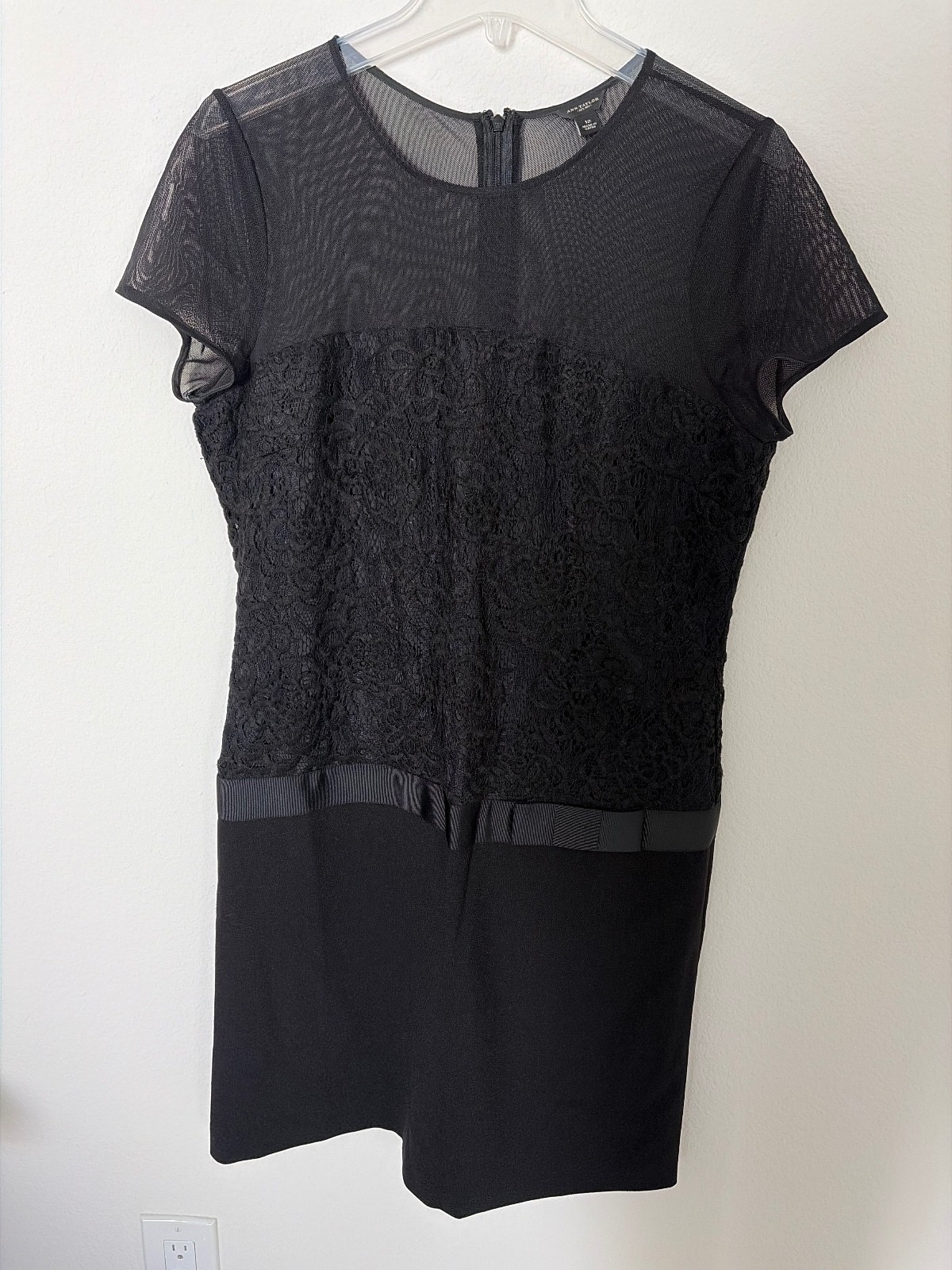 Ann Taylor Black Lace and Mesh Short Sleeve Shift Dress Size 12