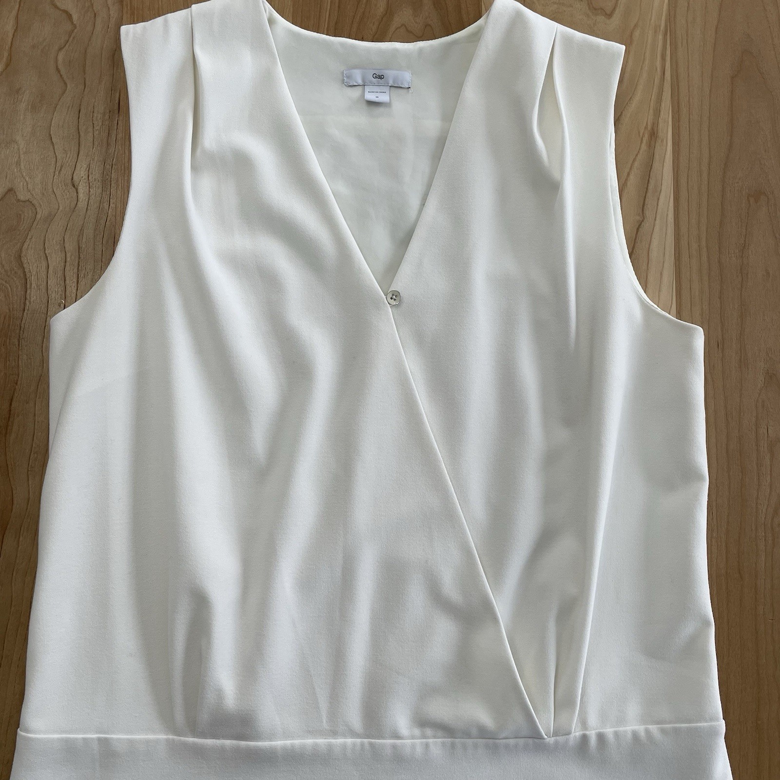 Gap Ivory Sleeveless Front Cross Over V-neck Dress Size 8