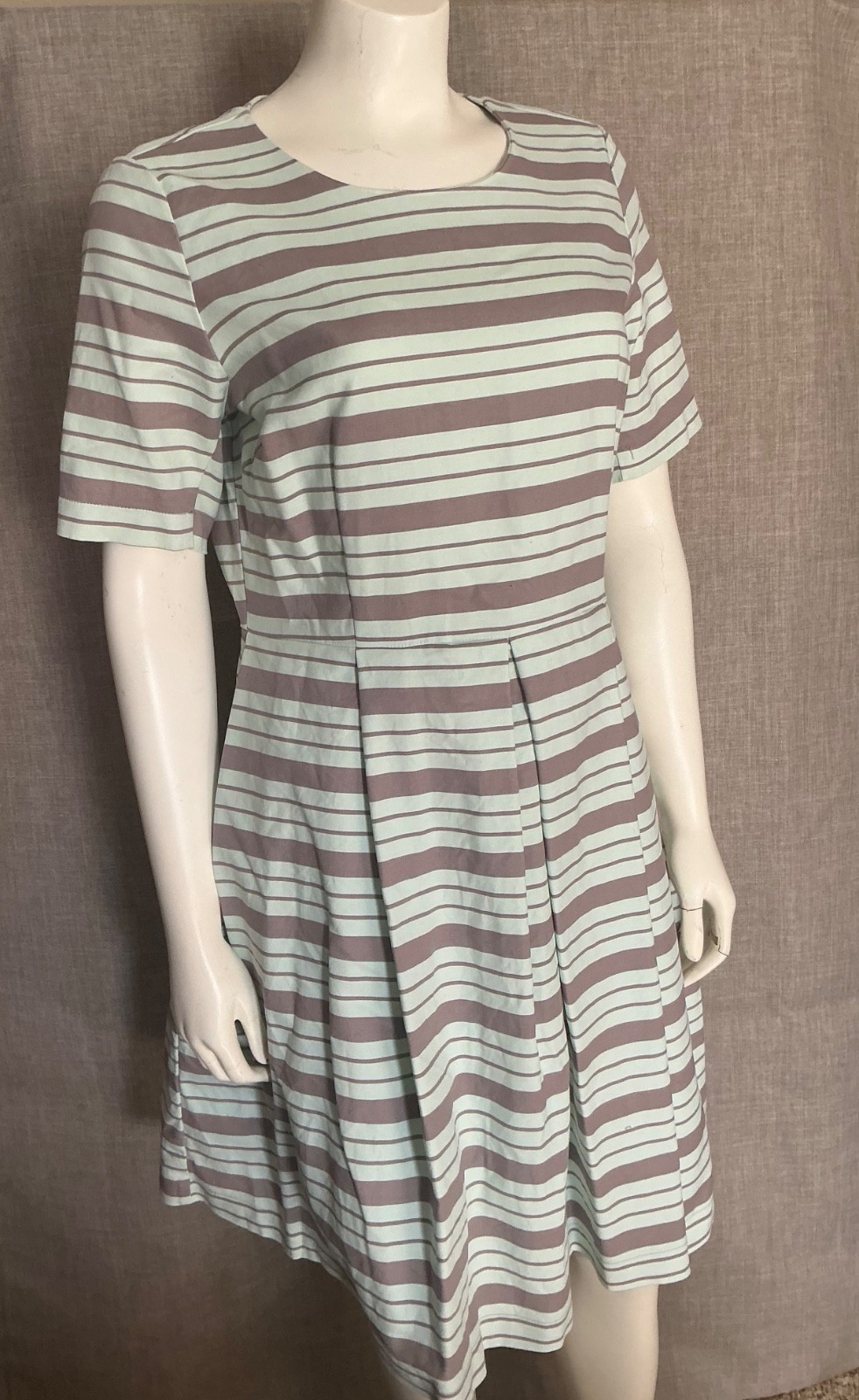 DE Collection Mint And Gray A Line Striped Dress Size Large w/ Pockets