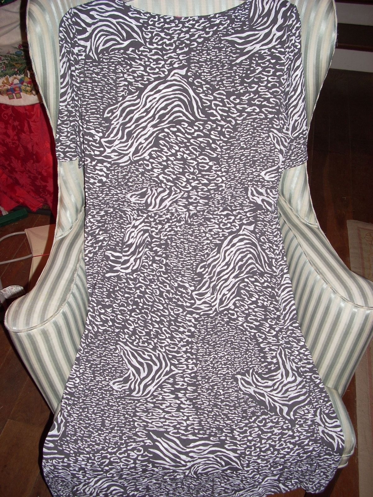 NWT FRESH PRODUCE FLUTTER DRESS IN TUNISIA DESIGN …..FLATTERING RET $89 (M)