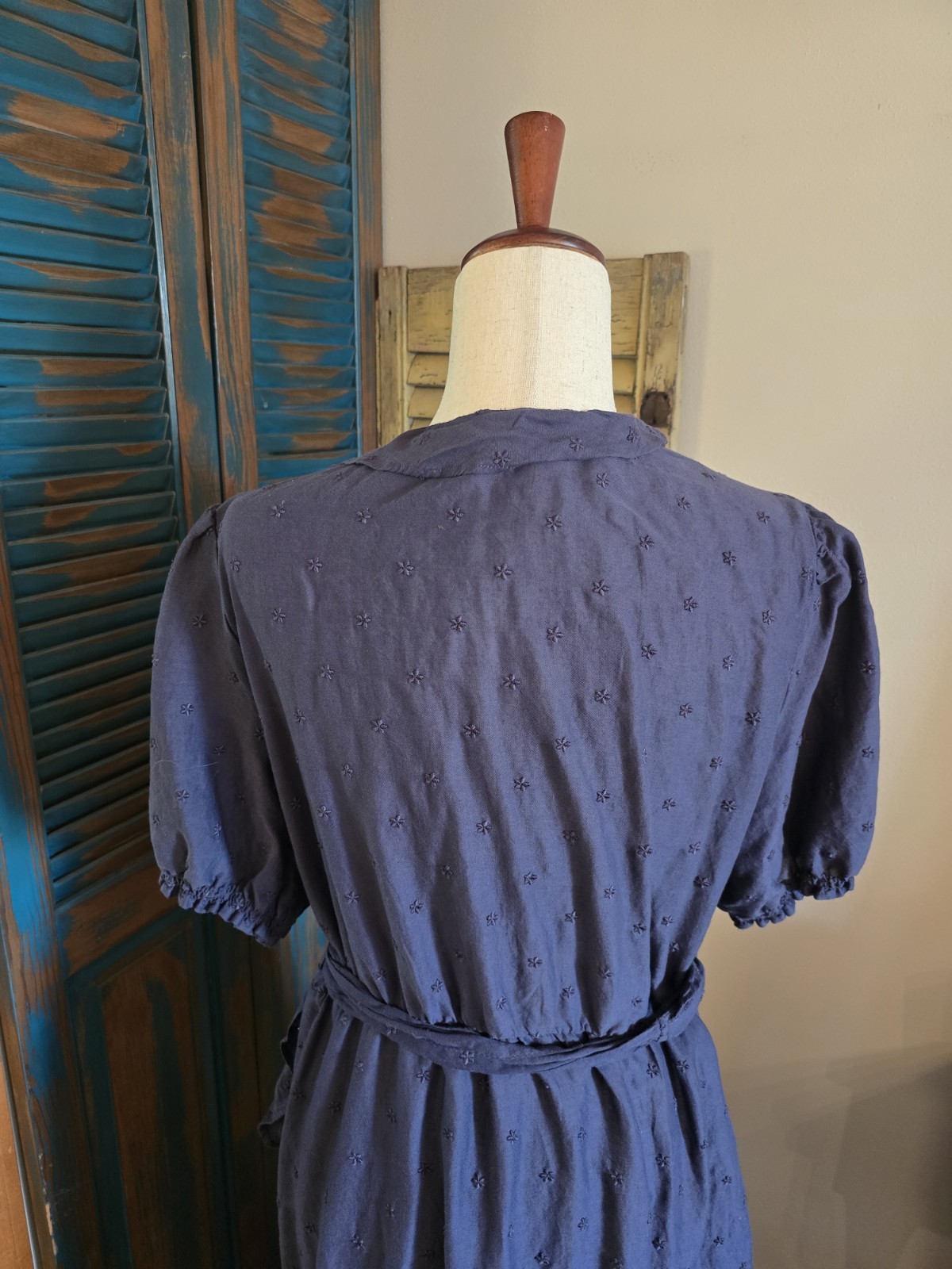 Old Navy Embroidered Floral Ruffle Hi-Low Wrap Dress Women XL Navy Puff Slv