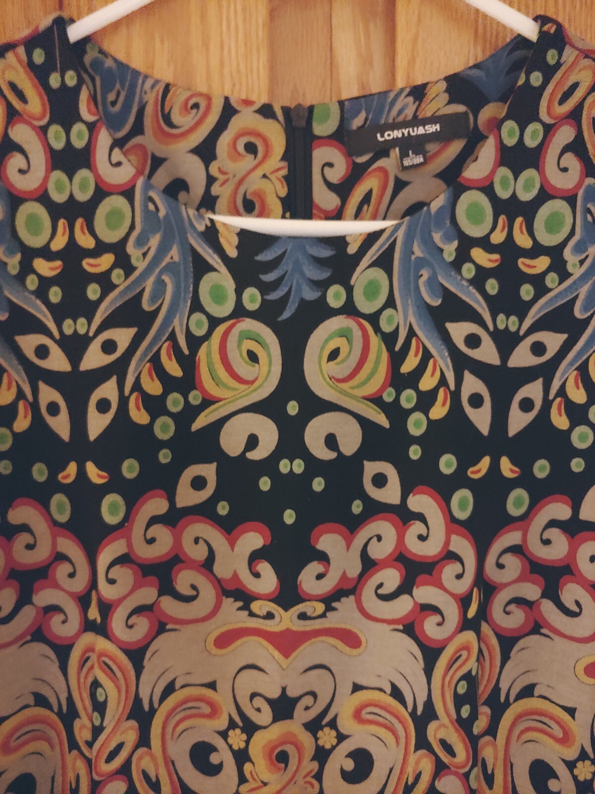 Lonyuash Dress. Size Large. NWOT. Poly, Nylon. Viscose. Paisley print.
