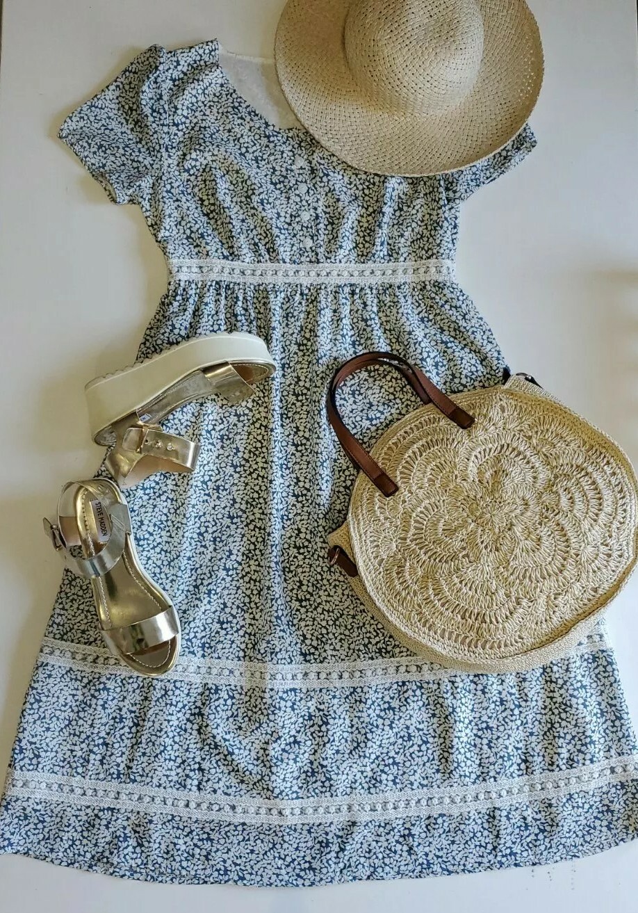 Pink Desert Sweet Magnolia Floral Dress M White/ and blue color USED Women’s