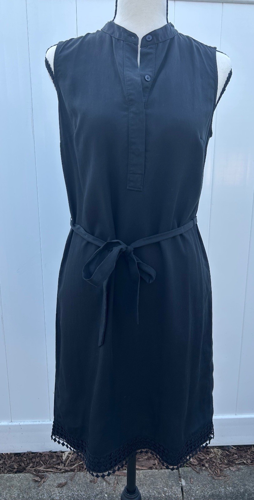 Banana Republic Black Sleeveless Shift Dress Tie Waist Lace Hem Size 0