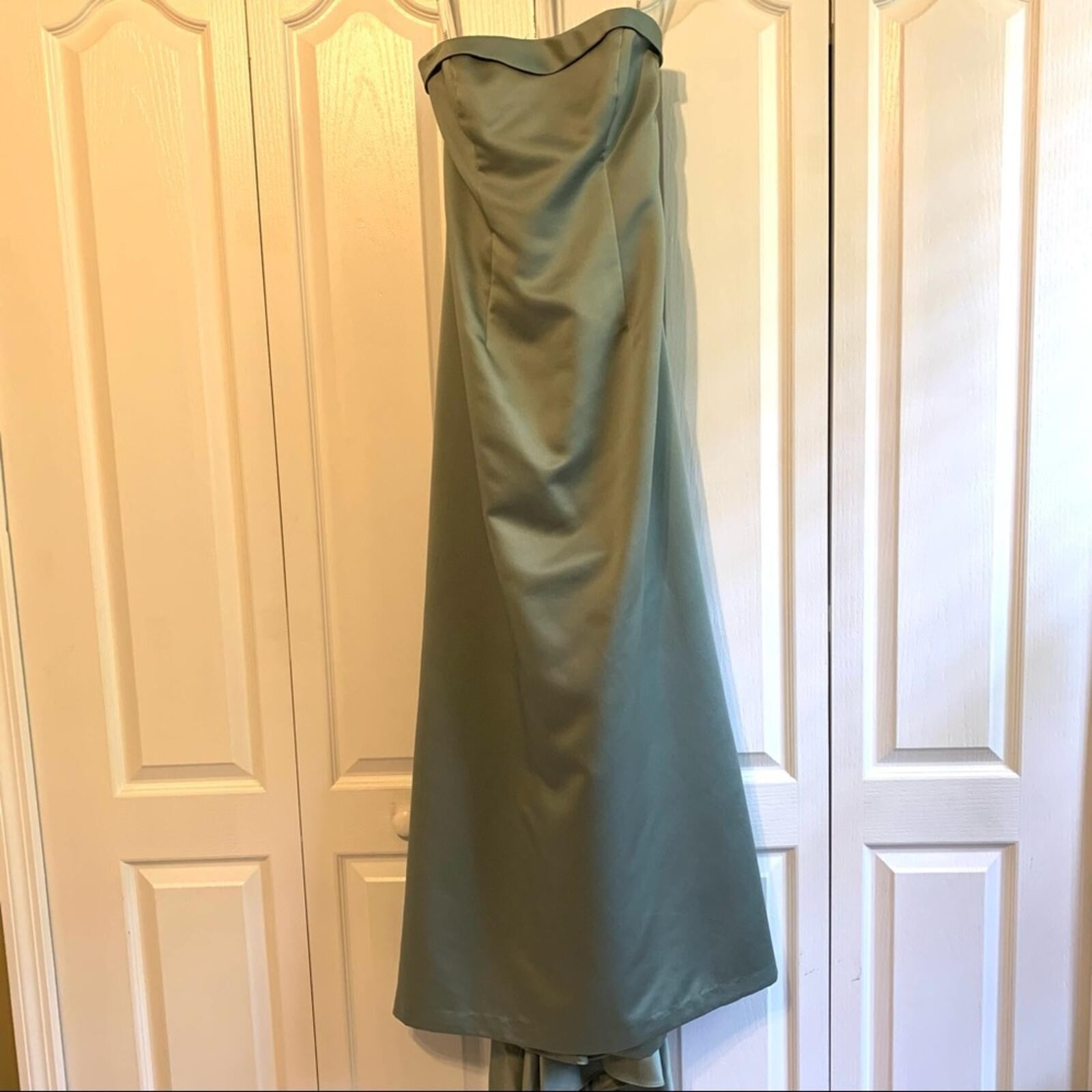 DAVID’S BRIDAL Dusty Sage Green Strapless Sweetheart Neck A-Line Gown With Train