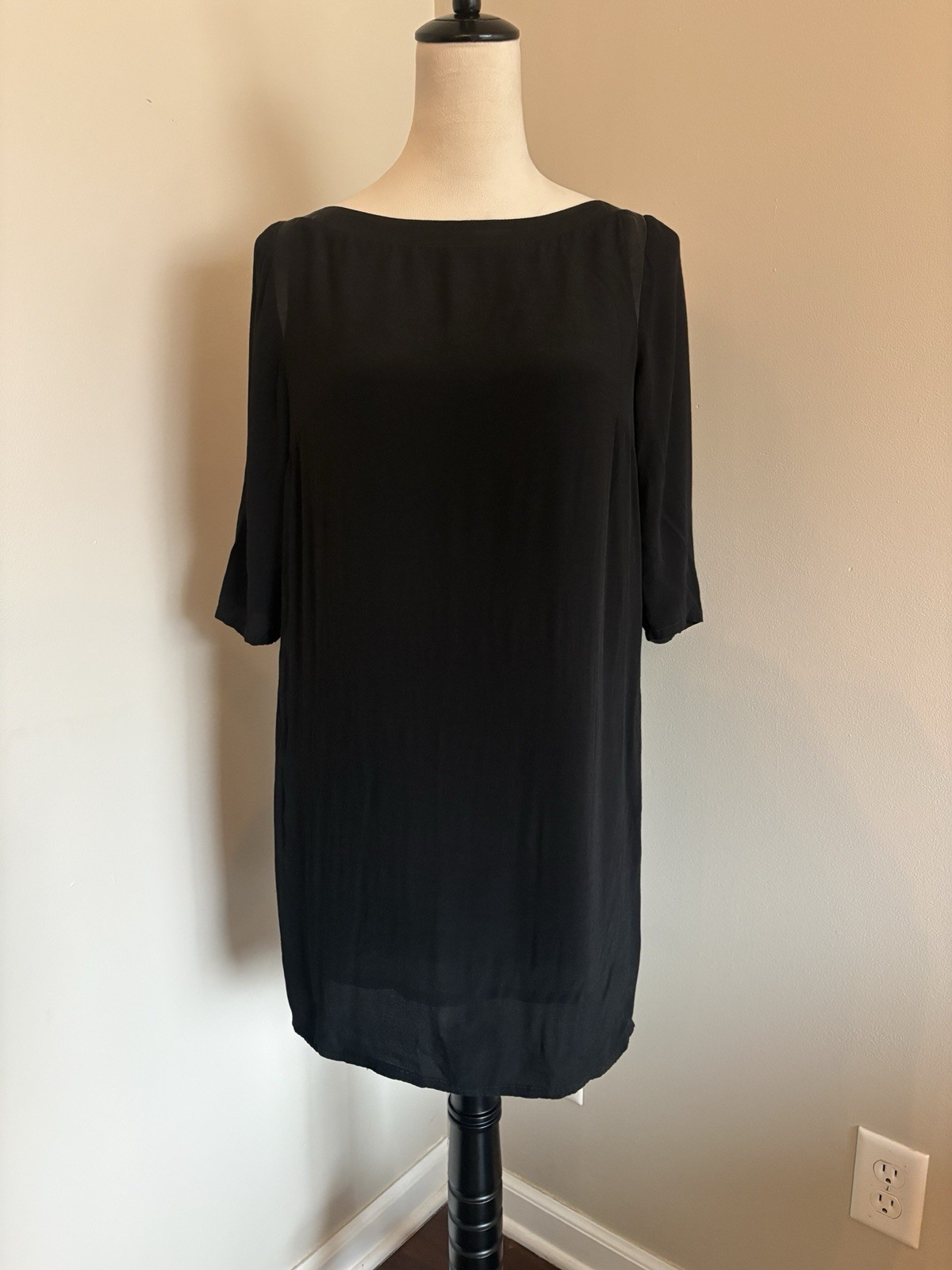 GINLEE Black Shift Dress Lined Half Sleeve Soft Quiet Luxury Minimalist Sz Small