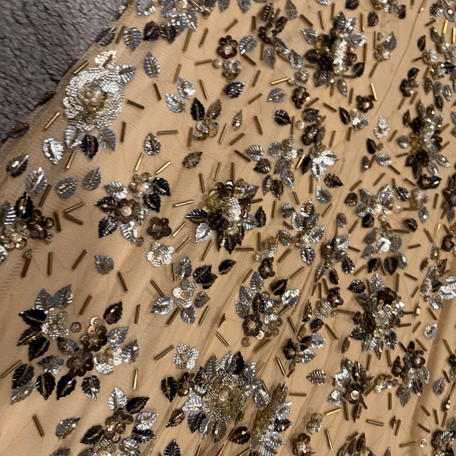 Mac Duggal New Beige Gold Embellished Scoop Neck Evening Gown Size 10 5477