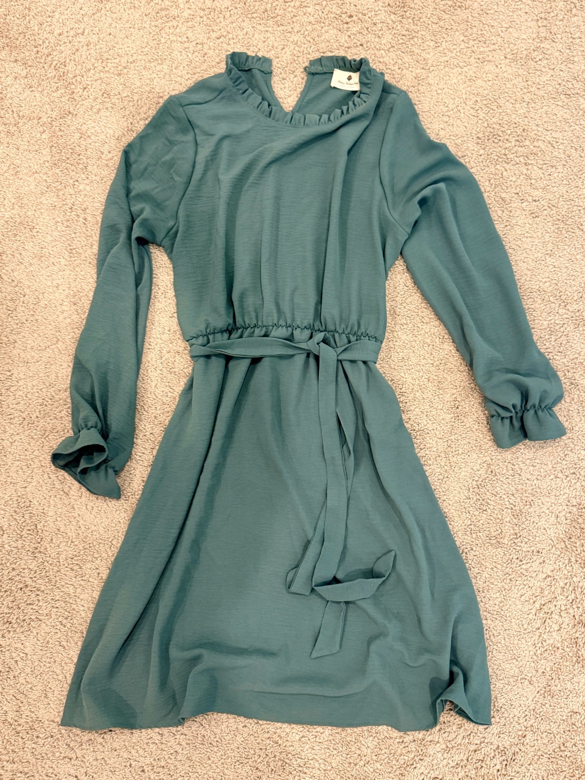 XL Women’s Betsy’s Boutique Green Cinched Long Sleeve Tie Dress