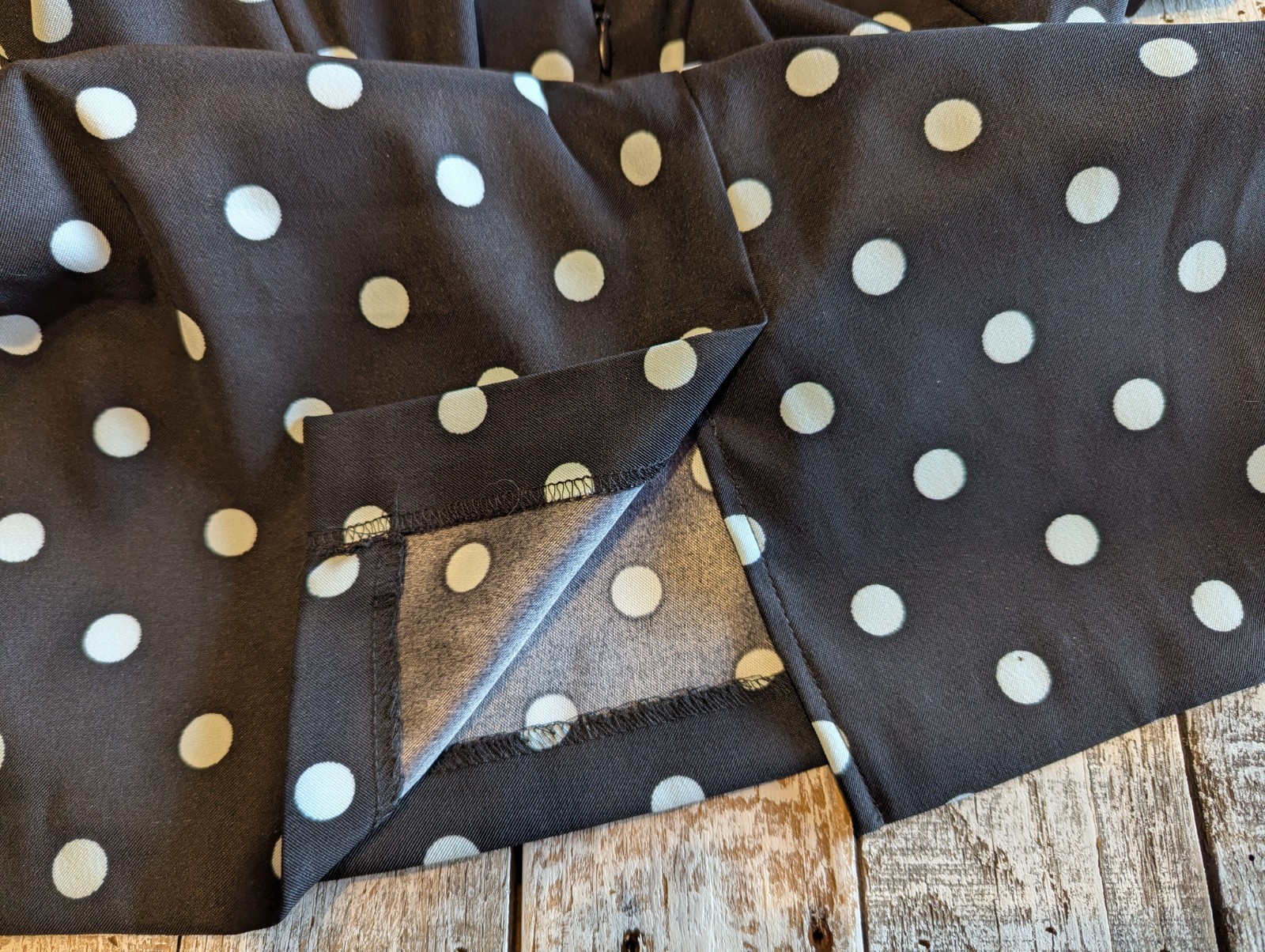 Signature Sabrina Black White Polka Dot Sheath Dress Sleeveless Knee Length