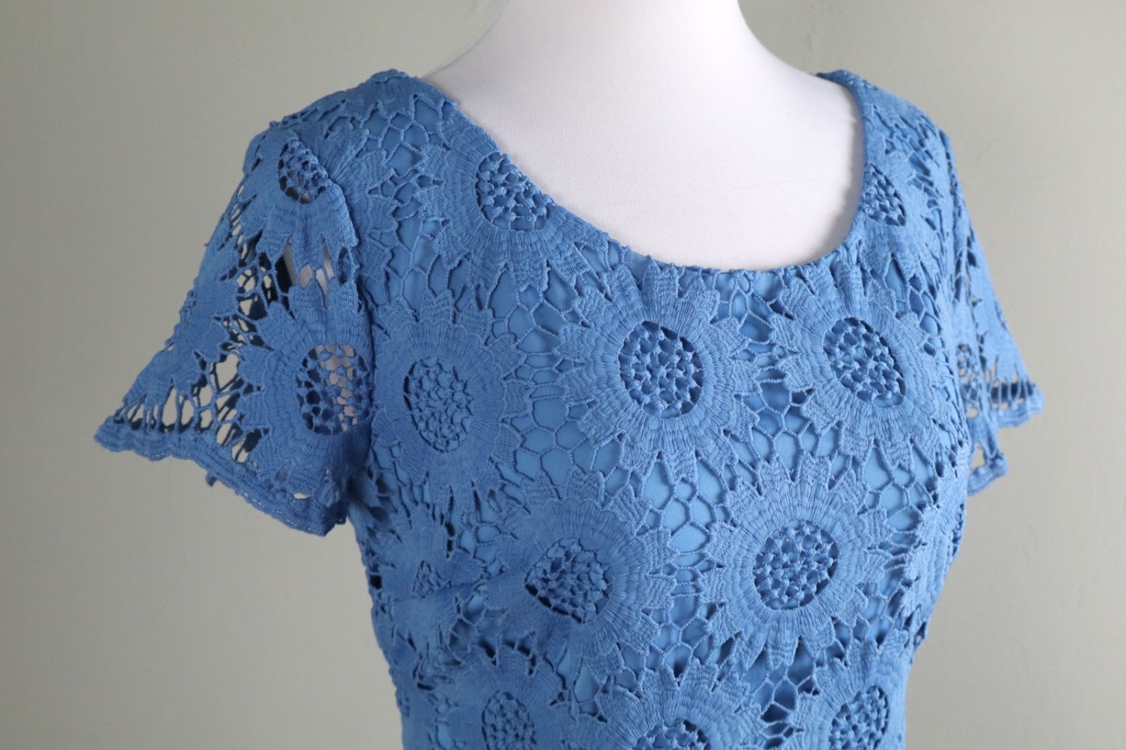TALBOTS NWT $189 Blue Embroidered Floral Lined Shift Sheath Dress Size 8
