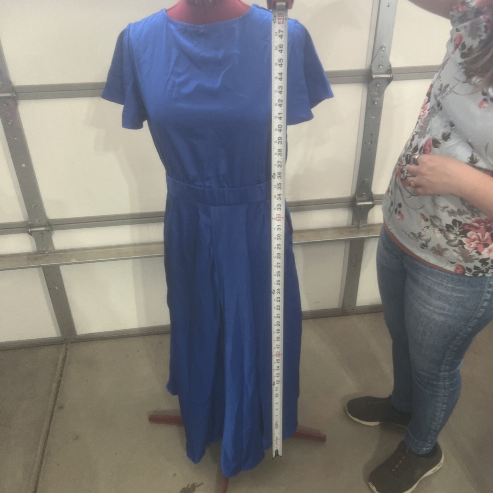Blue Polyester/ Spandex Light And Flowy Dress Size M, Sinched Front.