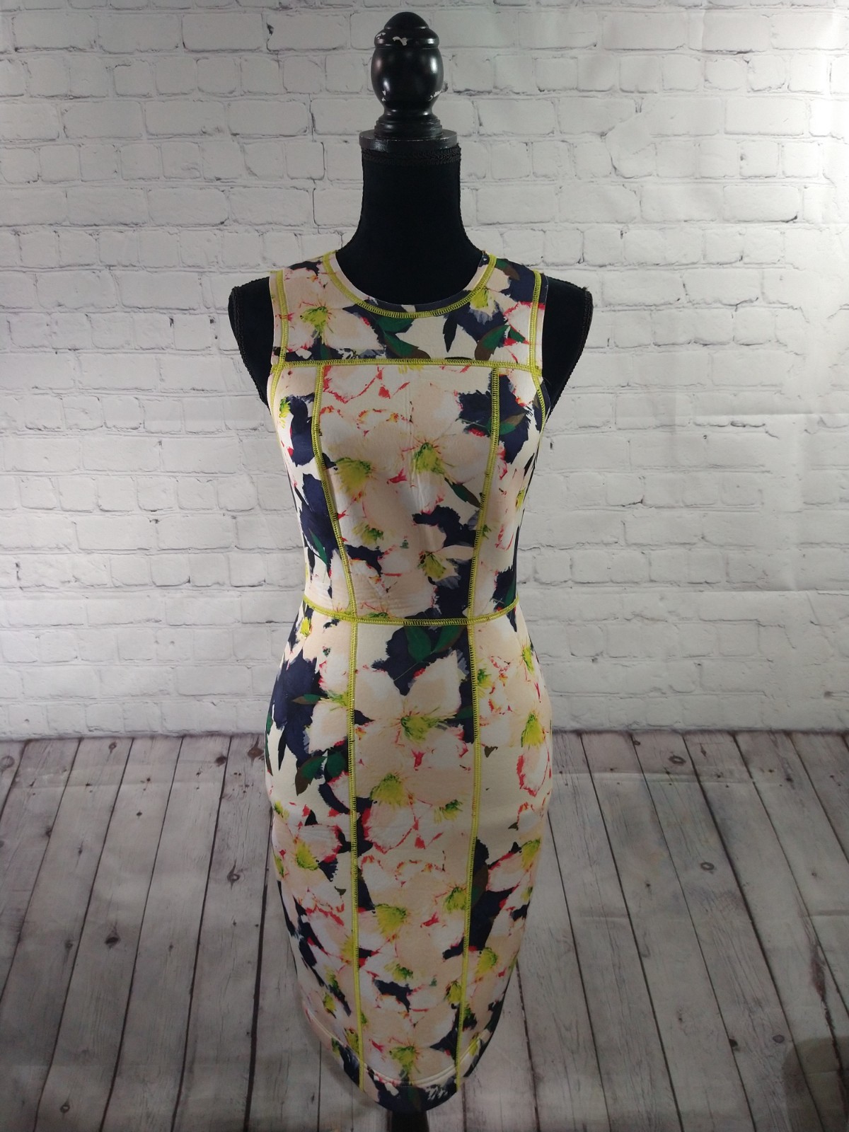 EUC women’s J CREW floral NEOPRENE / SCUBA sheath dress – SIZE 0 / BARELY WORN!!