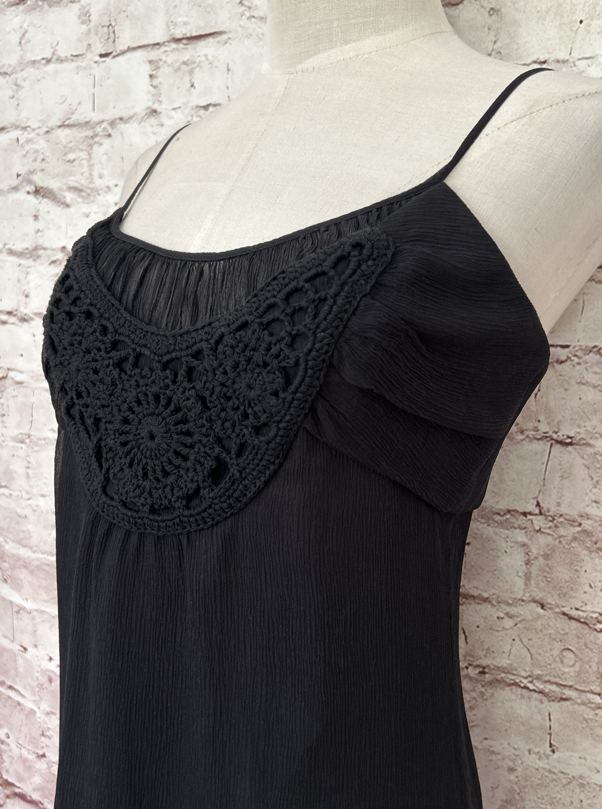 Vintage EXPRESS Y2K Black Crinkle Silk Slip Dress Crochet Spaghetti Strap Size 4