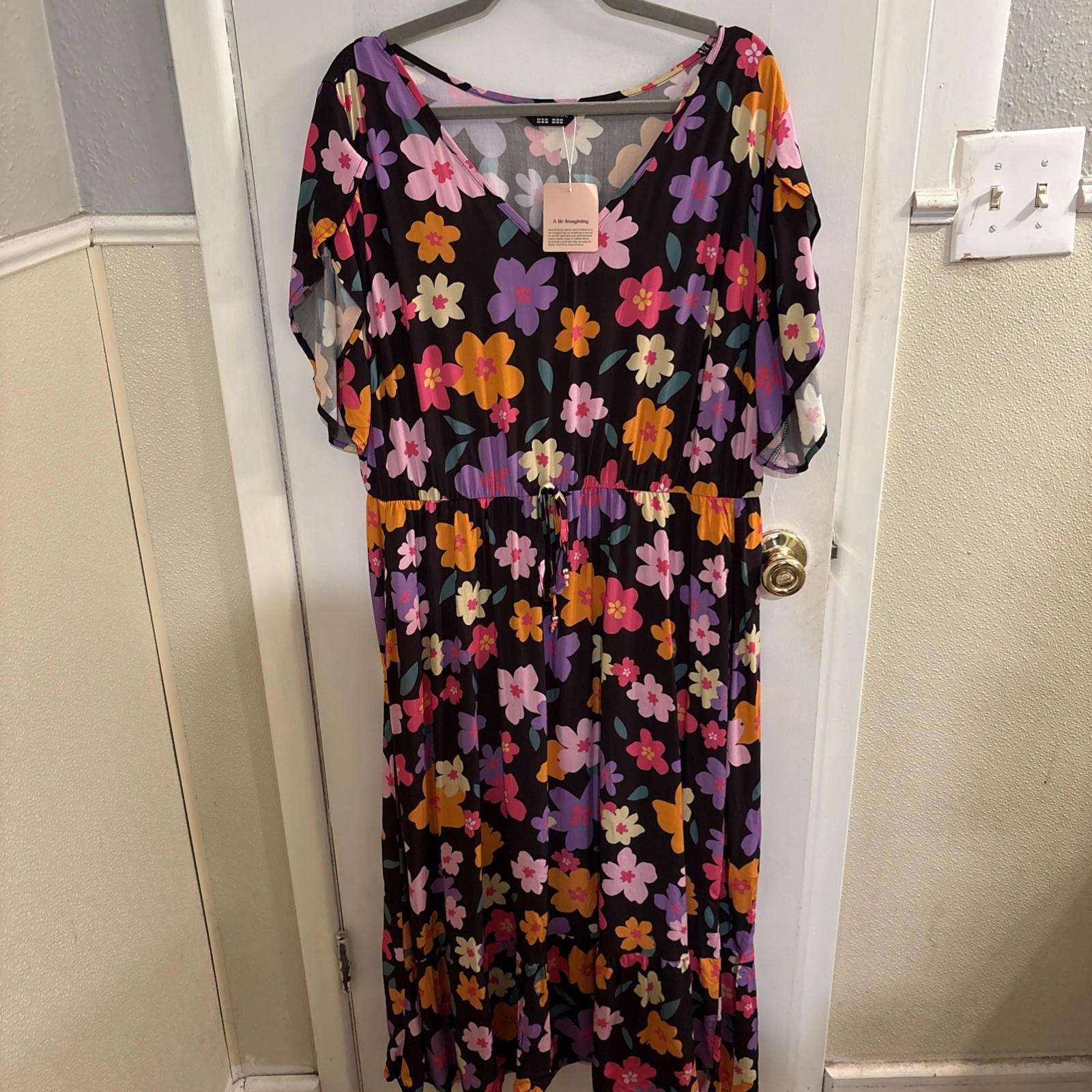 Bloomchic Flower Dress Black And Colorful Long With Pockets And Tie Size 18-20